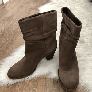 Suede boots